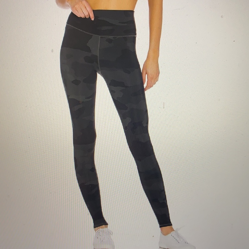 Alo Yoga High Waist Vapor Legging XS Black Camouflage